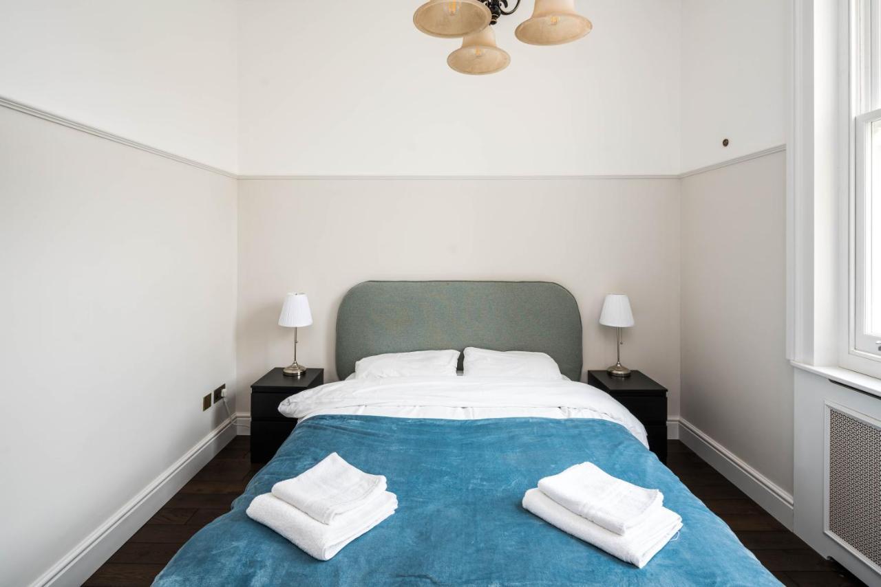 לונדון 4 Bedroom House Up To 10 People At Heart Of Kensington And Chelsea מראה חיצוני תמונה