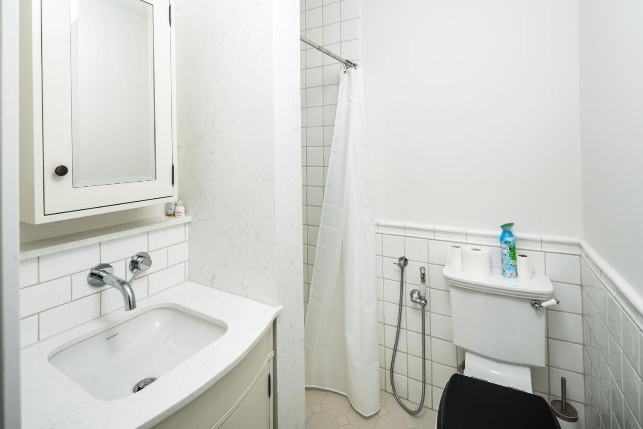 לונדון 4 Bedroom House Up To 10 People At Heart Of Kensington And Chelsea מראה חיצוני תמונה