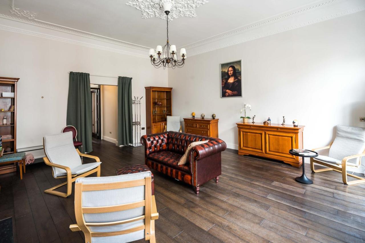 לונדון 4 Bedroom House Up To 10 People At Heart Of Kensington And Chelsea מראה חיצוני תמונה