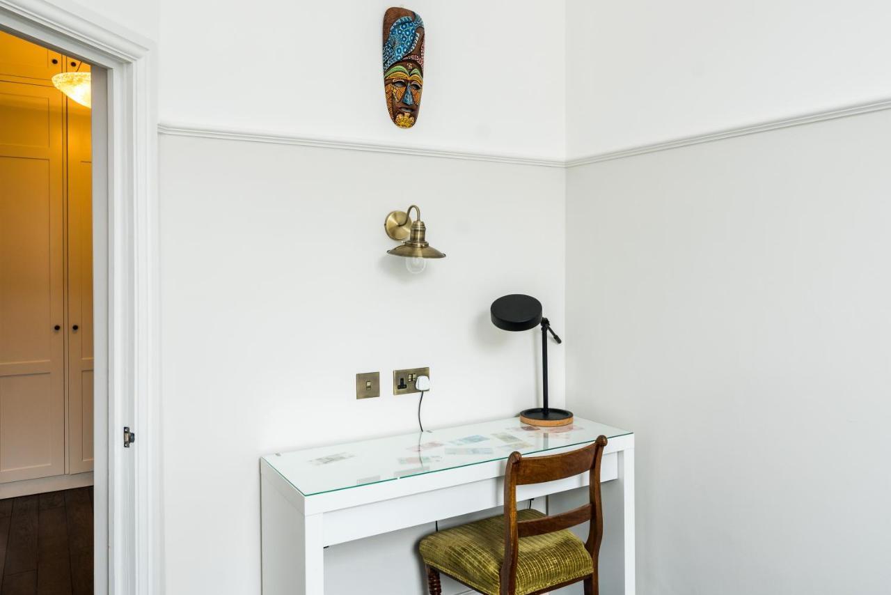 לונדון 4 Bedroom House Up To 10 People At Heart Of Kensington And Chelsea מראה חיצוני תמונה